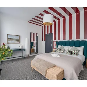 https://wellesley-guest-accommodation.belfasthotelsireland.com